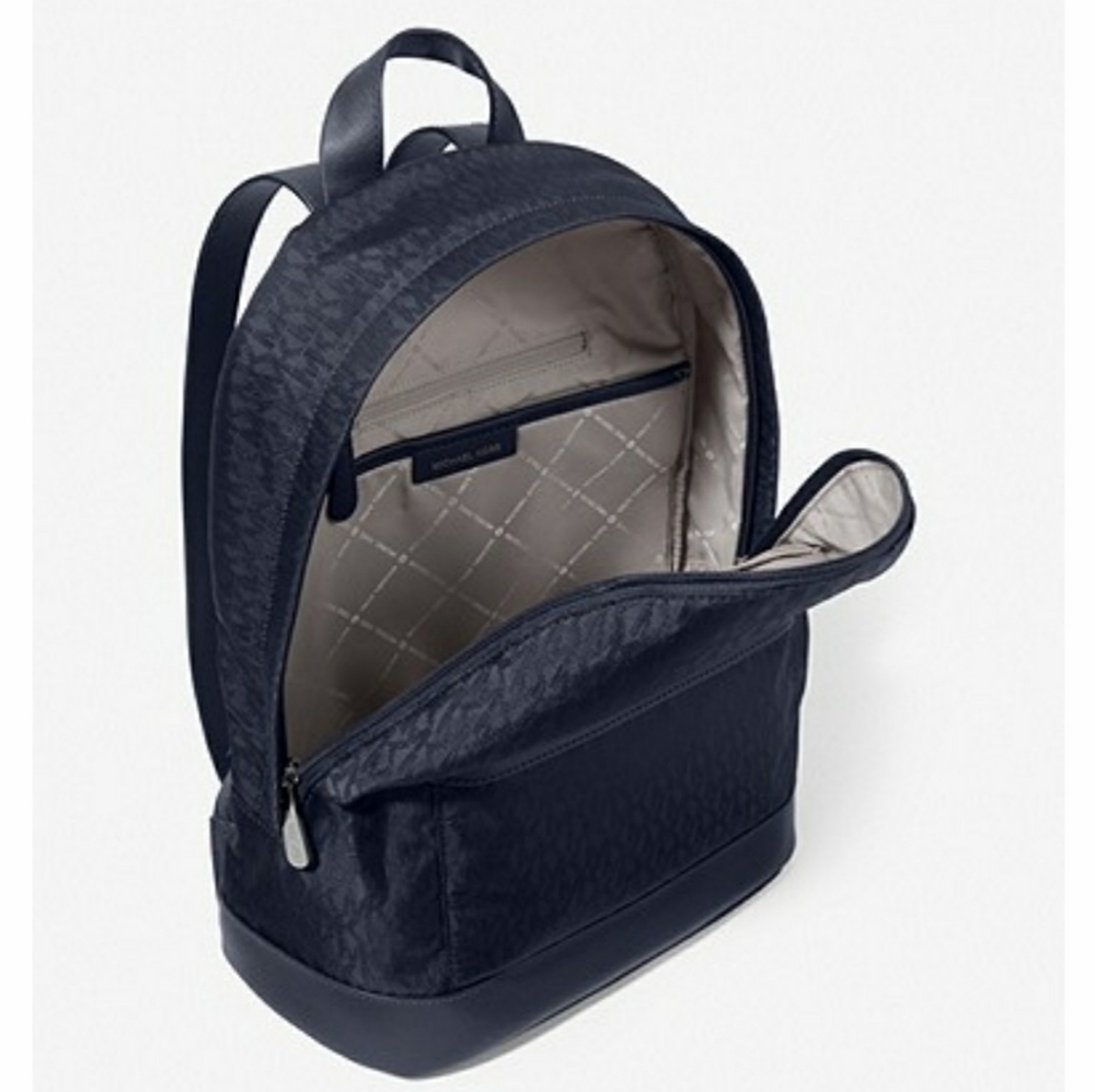 Michael Kors Backpack 🎒 - Picture 2 of 4